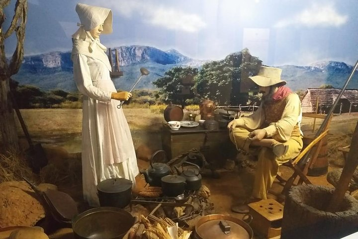 This pictures was taken by the Voortrekker Monument, showing the life during the journey of the great trek. How the Pioneers use leave trekking to the inland 